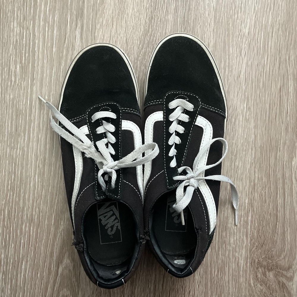 Black canvas vans women’s size 9 men’s size 7.5